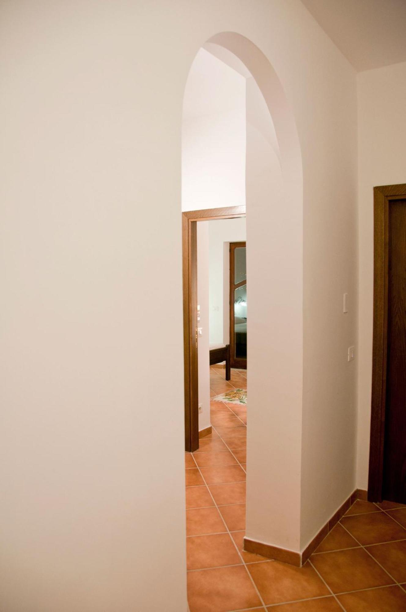 Гостевой дом Casale Il Gheppio Laureana Cilento Экстерьер фото